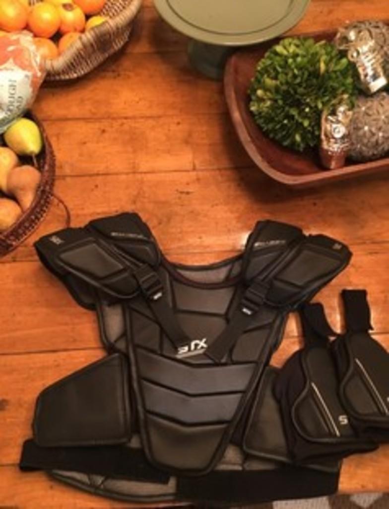 STX shadow shoulder pads SZ large SidelineSwap