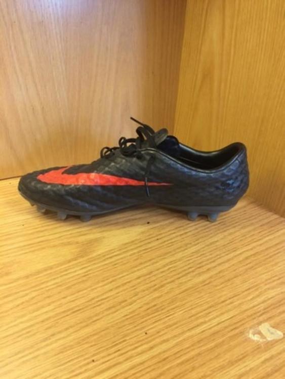 nike hypervenom phantom 1 black