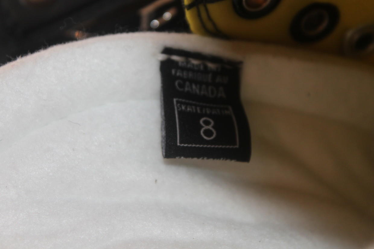 New CCM Ultra Tacks Pro Stock skates 8D Attack Frame 2 SidelineSwap