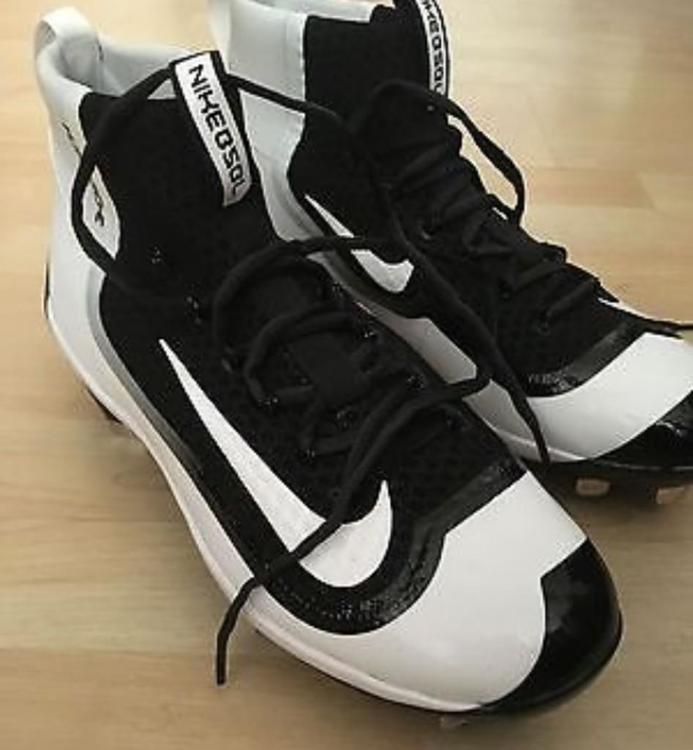 Nike Black and white huarache cleats | Baseball Footwear | SidelineSwap Black and white Nike huarache baseball cleats - SOLD