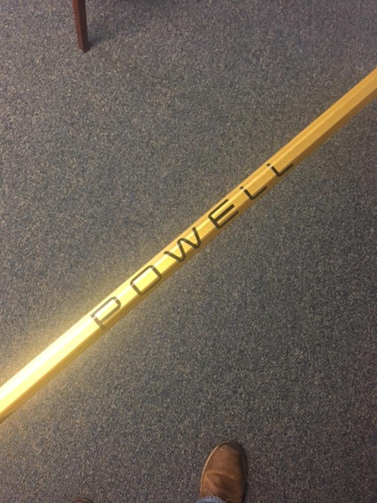 Powell Lacrosse 60" Flight 22 D Pole Shaft in Gold/Black SidelineSwap
