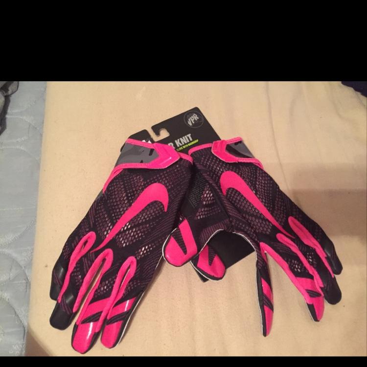 nike breast cancer gloves