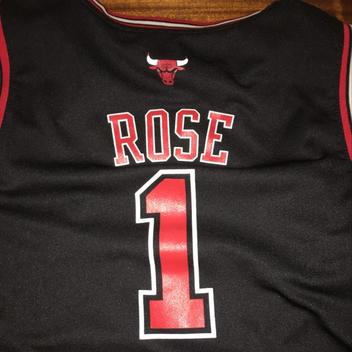 derrick rose jersey medium derrick rose jersey medium
