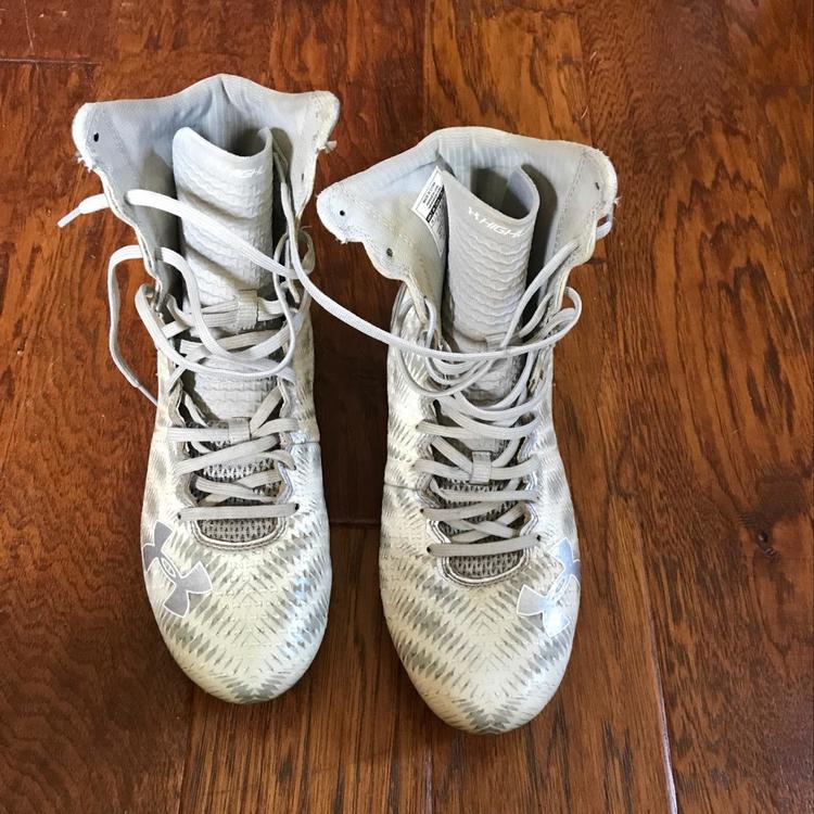under armour highlight cleats low