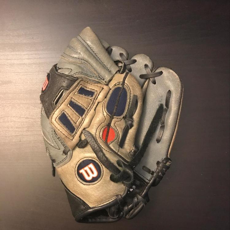 wilson ez catch 425 youth glove size 10 5 expired baseball youth baseball glove size
