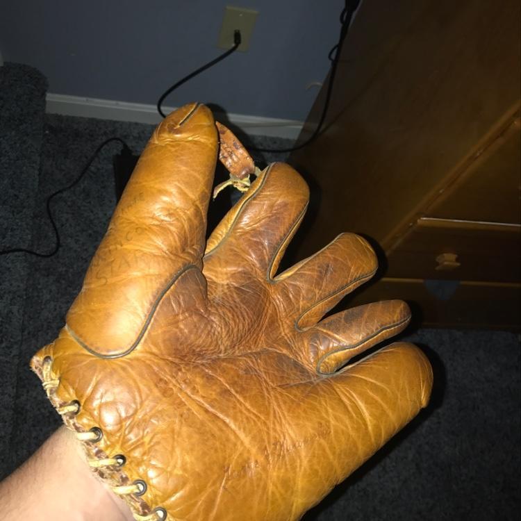 MLB Game Used Glove From Early 1900's SOLD Baseball Gloves & Mitts