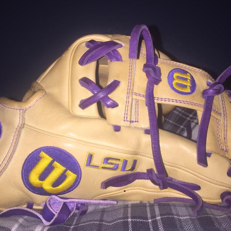 Wilson LSU A2000 Extremely Rare 11.5 Good Condition SOLD Baseball