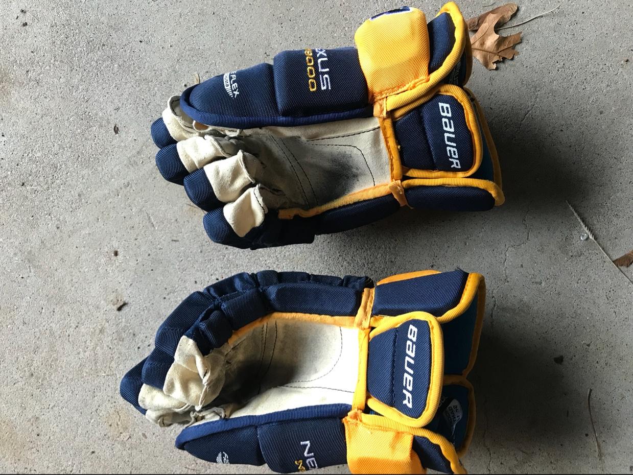 Bauer Nexus N9000 Hockey Gloves SidelineSwap
