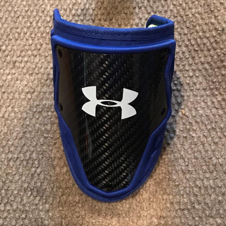 New Under Armour Elbow Guard Size L Blue SidelineSwap