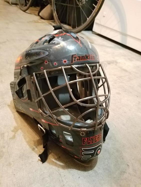 franklin sports goalie street inline roller mask helmet flyers adult franklin flyers hockey