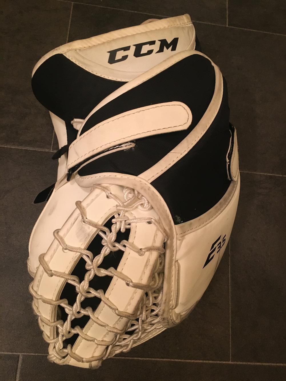 CCM E3.5 Goalie Equipment (Full Set) Junior 26 +1 SidelineSwap
