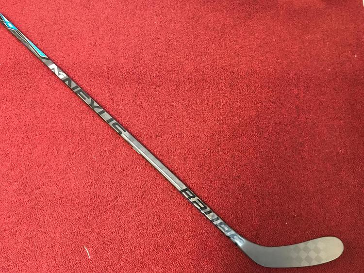 Bauer New nexus 8000 Stick LH P28 82 flex pro stock return item CCS111