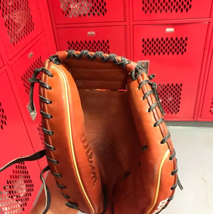 2018 Wilson A2k M1 Catchers Mitt SidelineSwap