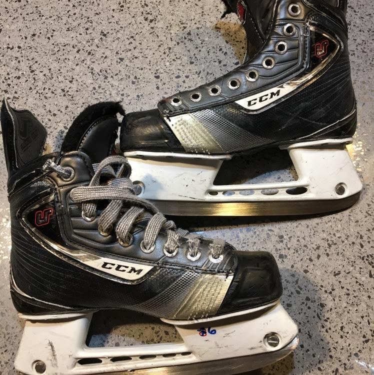 CCM U+ CL Crazy Light 2.5 EXPIRED Hockey Skates SidelineSwap