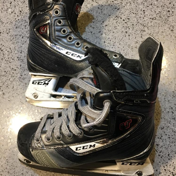 CCM U+ CL Crazy Light 2.5 EXPIRED Hockey Skates SidelineSwap