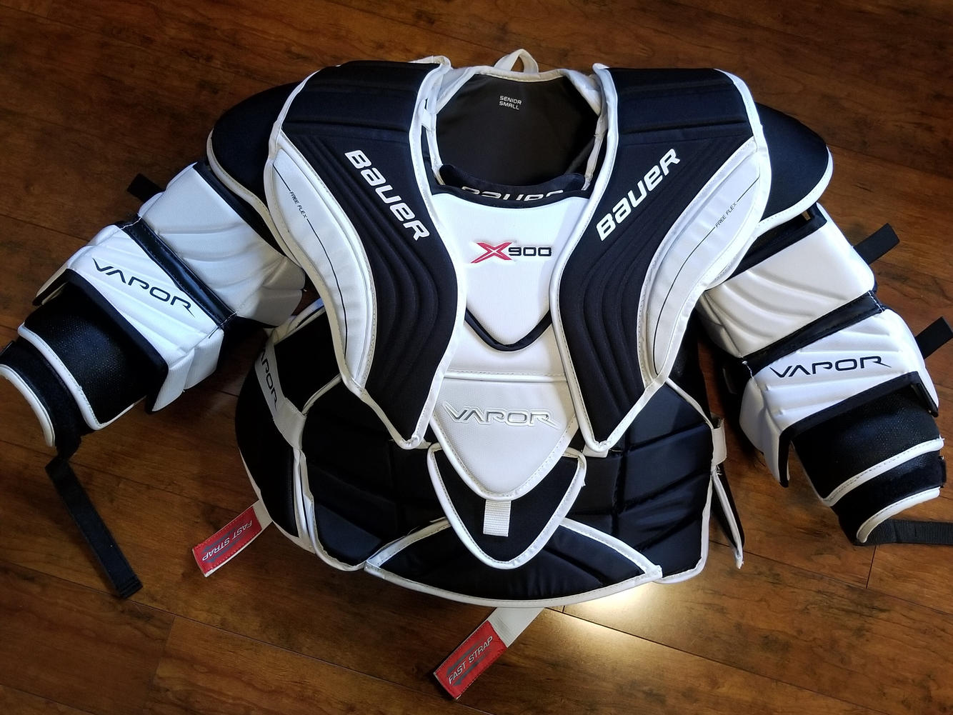 Bauer Vapor X900 Goalie Chest Protector Senioralmost NEW SidelineSwap