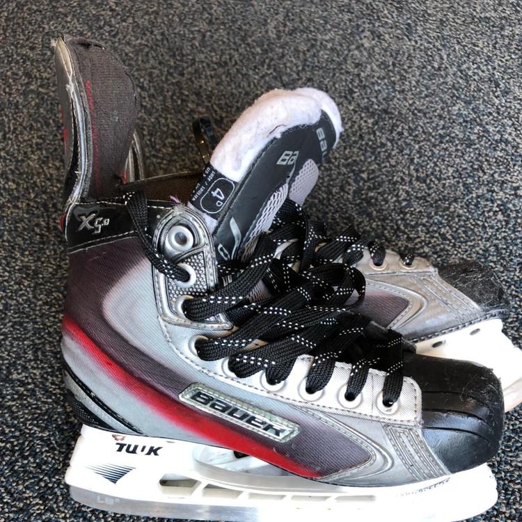 Bauer Used Vapor X5.0 Size 4D JR Hockey Skates SidelineSwap