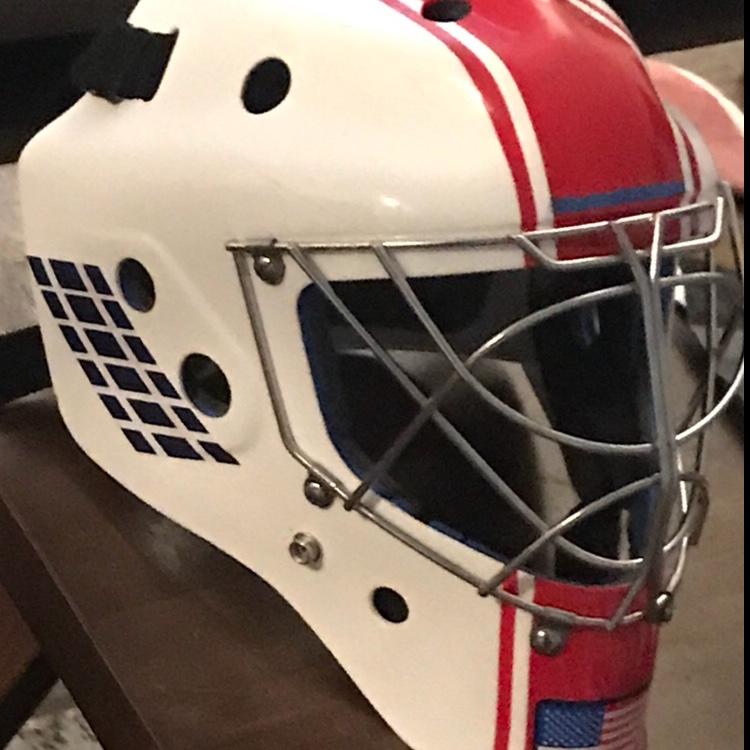 Vaughn Velocity 2300 Sr Pro Goalie Mask . Chrome Pro Cat Eye Cage. White W Red Trim SidelineSwap