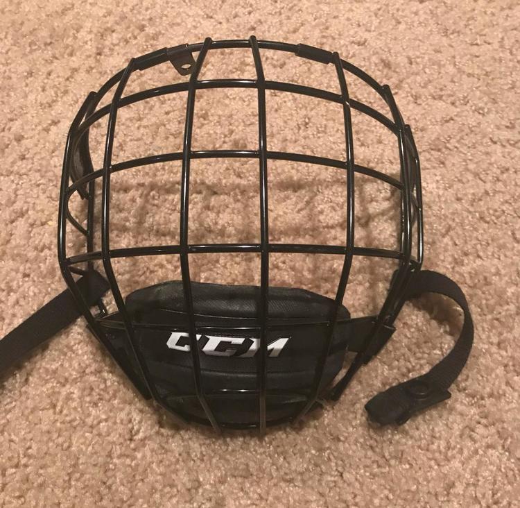 CCM Used FM580 Black Cage Size Small SOLD Hockey Cages, Visors
