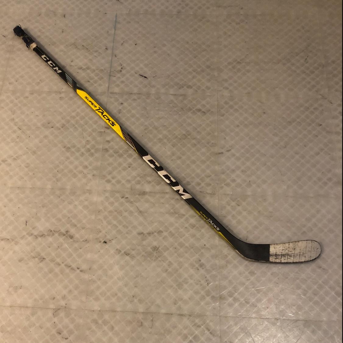 CCM Super Tacks Stick, Right, 65 Flex, McDavid P28 Curve, Grip