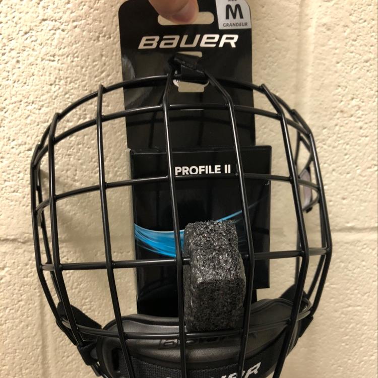 NEW BAUER PROFILE II BLACK CAGE (Medium) SidelineSwap