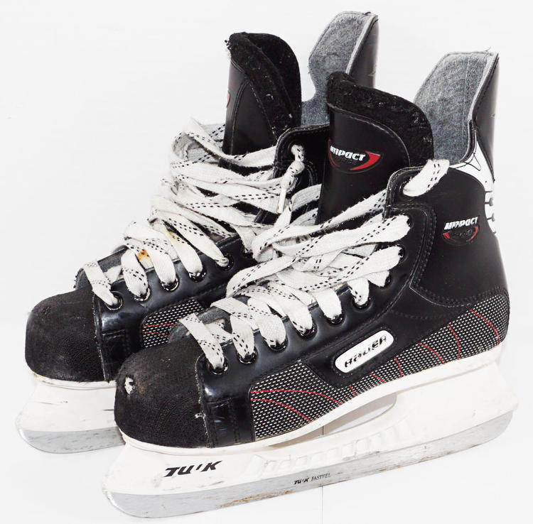 Bauer IMPACT 300 ICE SIZE 5.56 JUNIOR REGULAR USED 2000 SOLD