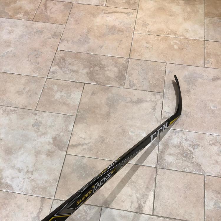 CCM New Super tack 2.0 grip Stick Righty P28 81 85 Senior SOLD