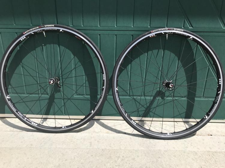 Bontrager Race XLite Tubeless Wheel Set With Hutchinson Intensive
