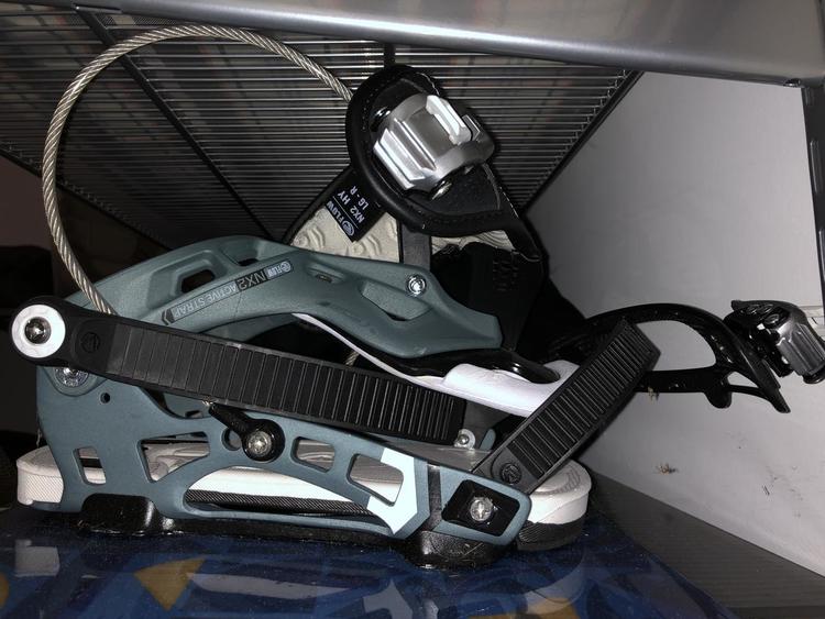 Flow Nx2 Hybrid Sold Snowboarding Bindings Sidelineswap Flow Nx2 Hybrid Bindings