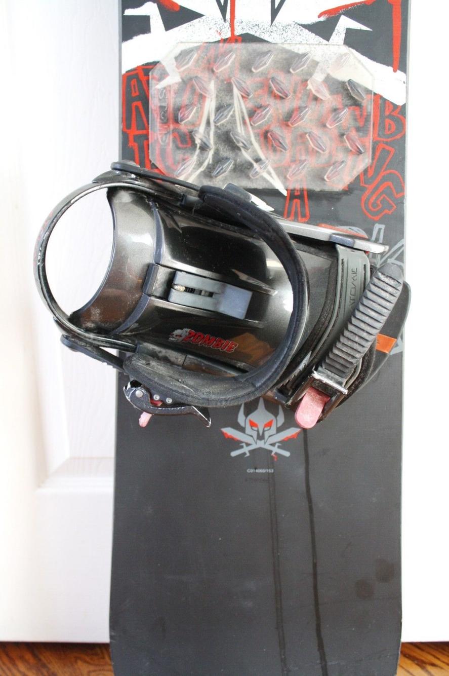 ATOMIC HATCHET SNOWBOARD SIZE 156 CM WITH ATOMIC BINDINGS SIZE L
