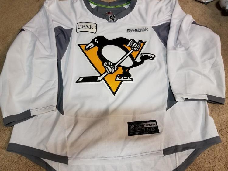 winnipeg jets goalie cut jersey