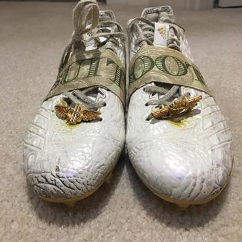 snoop dogg football cleats