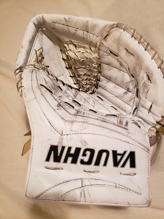 Vaughn V7 Pro Return glove Hockey Goalie SidelineSwap