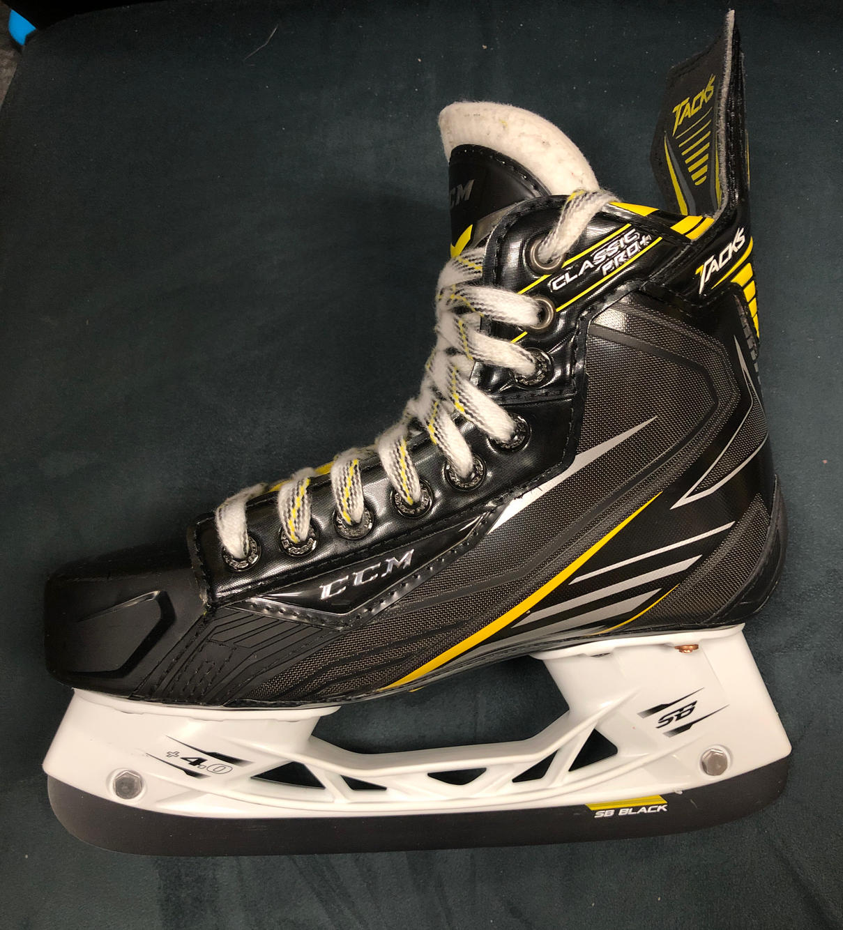 Ccm Classic Pro Plus Jr Hockey Skates SidelineSwap