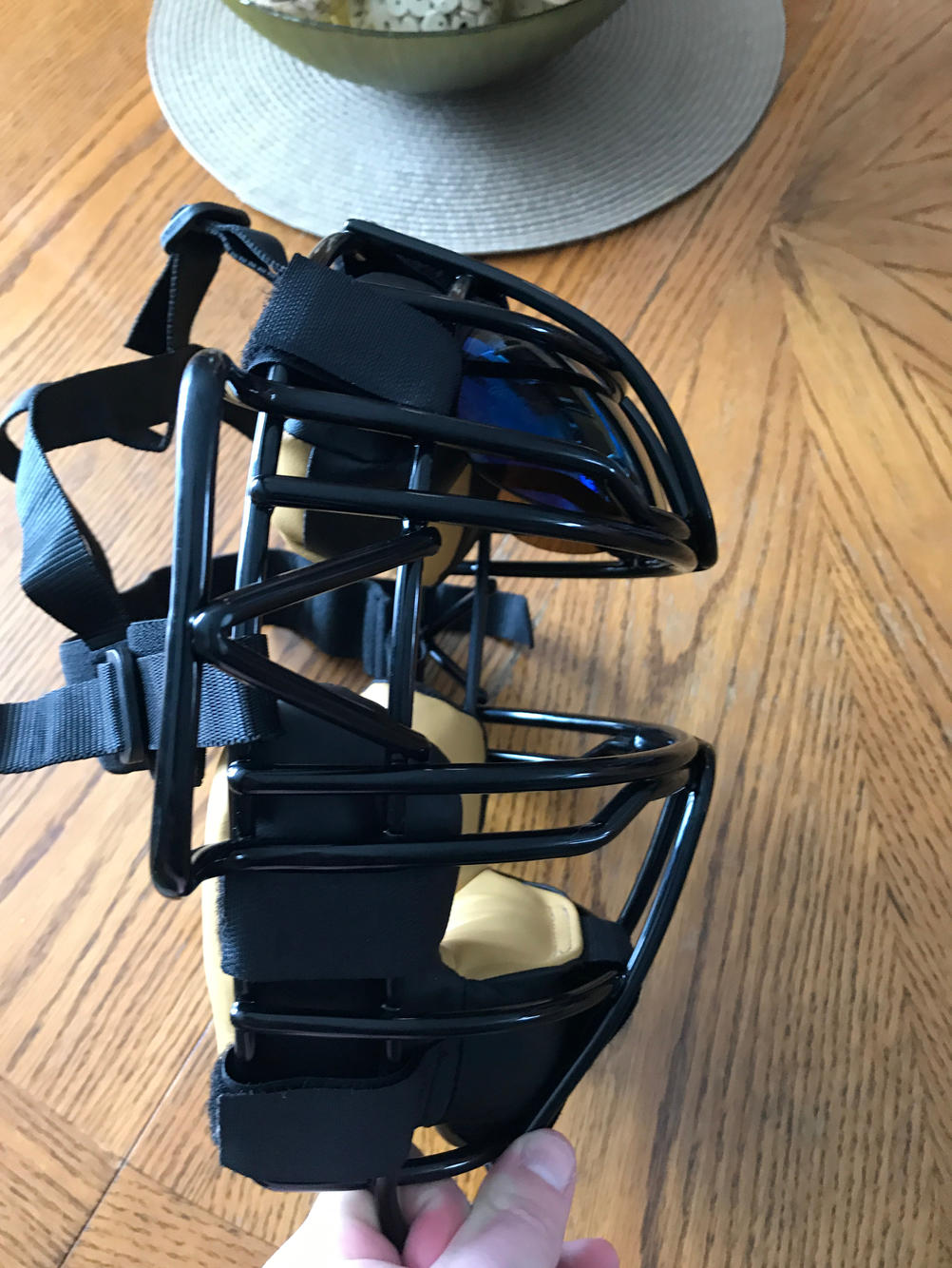 New Mizuno Catchers Mask W/ Sunvisor SidelineSwap