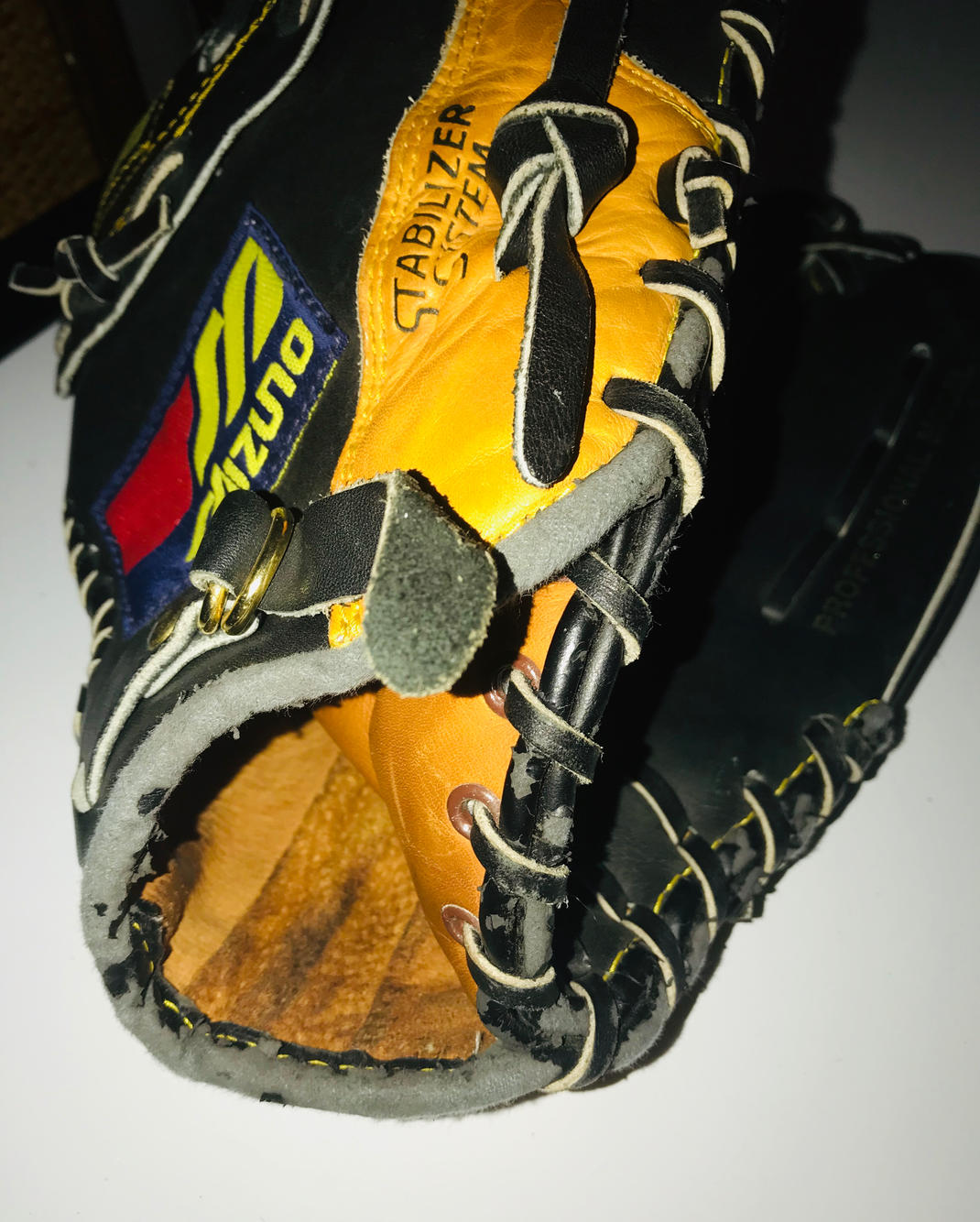 Mizuno Pro Model MZ1391 13” RHT Outfielder Baseball/Softball Glove
