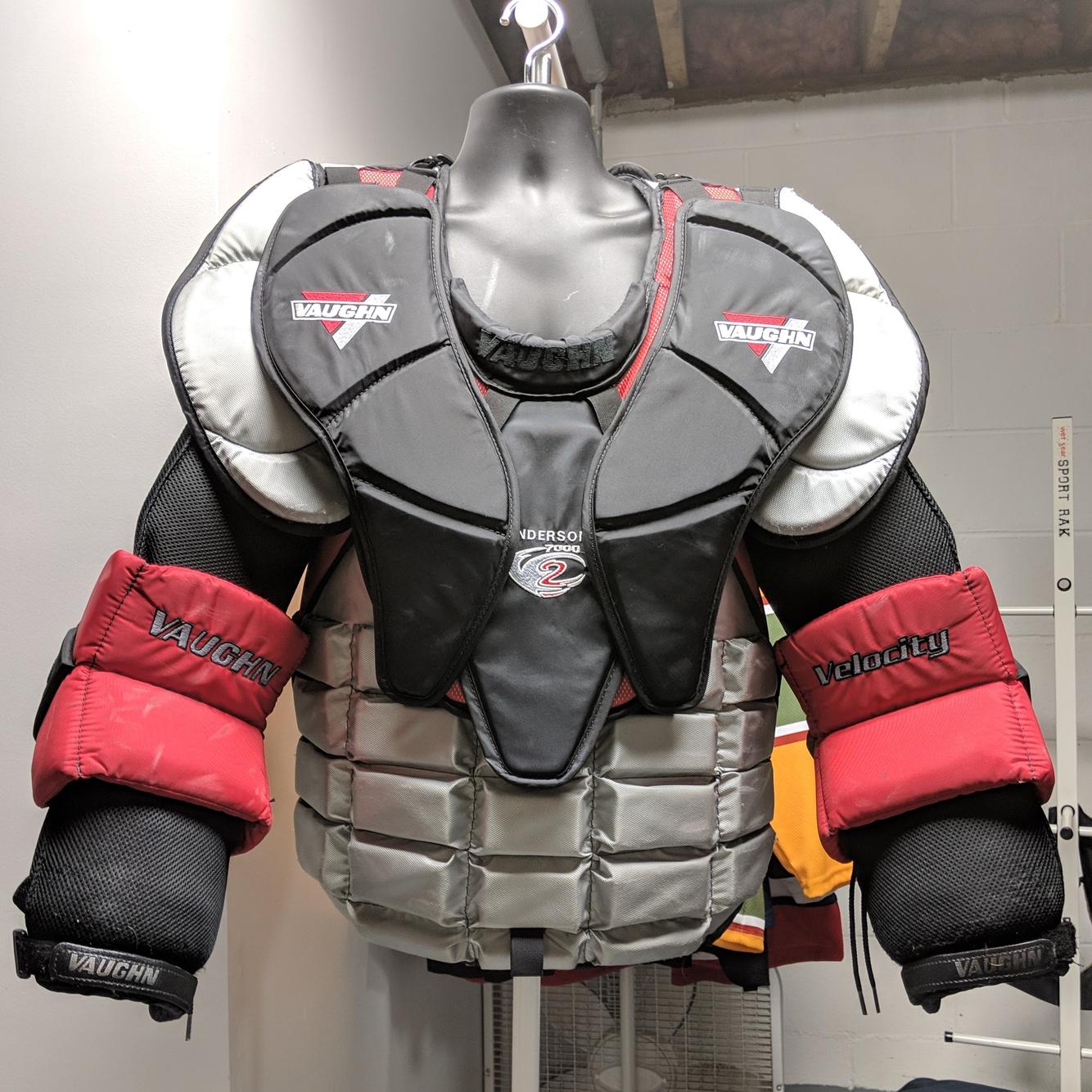 Vaughn V2 7000 "NewSpec" Goalie Chest Protector, Senior XL Body/Large