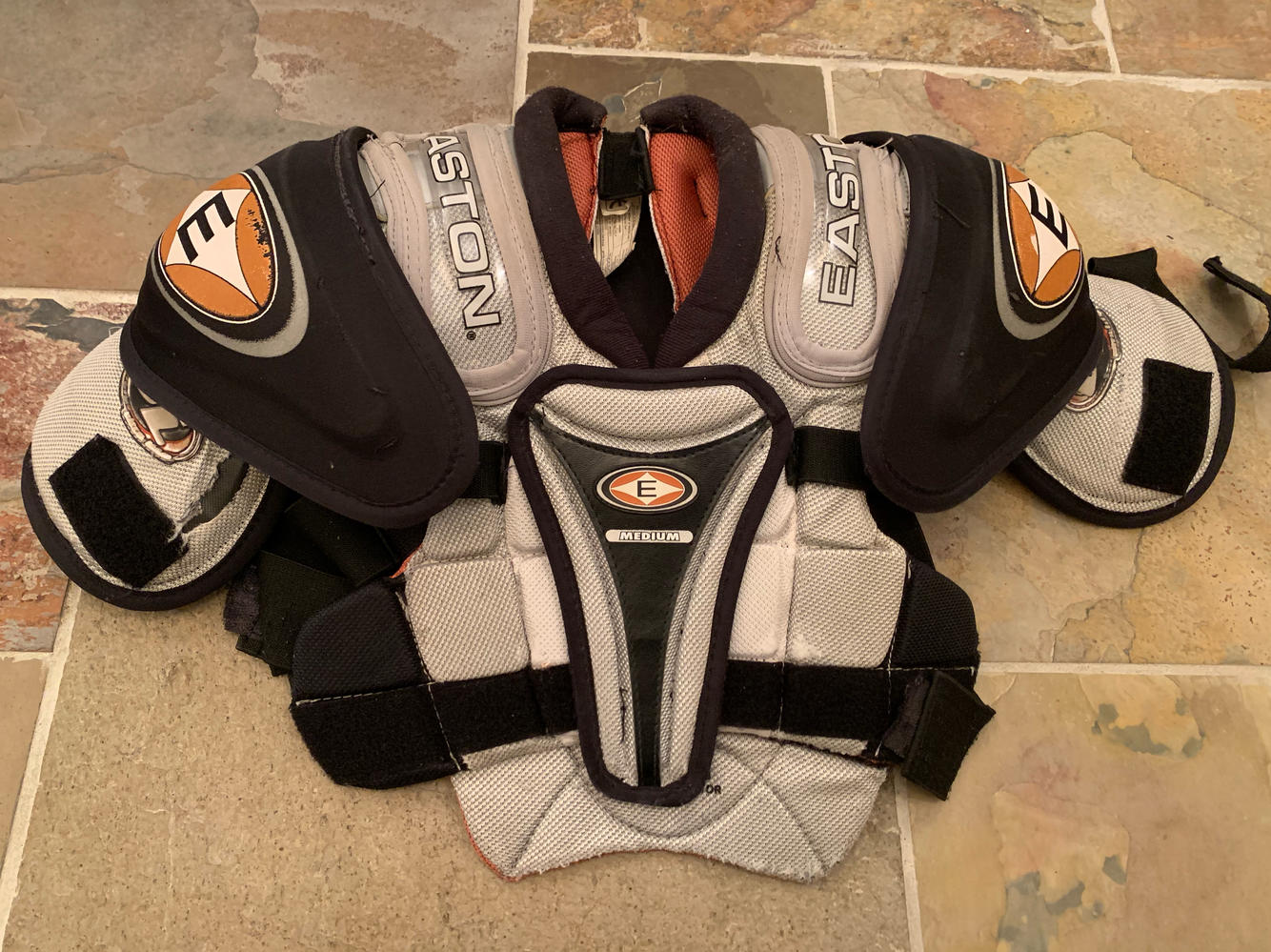 Easton Shoulder Pads Size Junior Small SidelineSwap