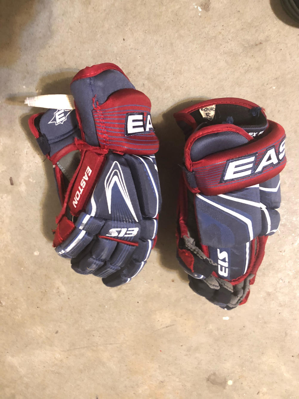 Easton Youth Hockey Gloves Size 12" SidelineSwap