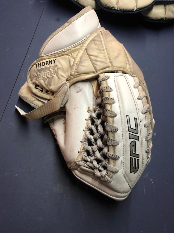 Vaughn Epic Glove Hockey Goalie Gloves & Blockers SidelineSwap