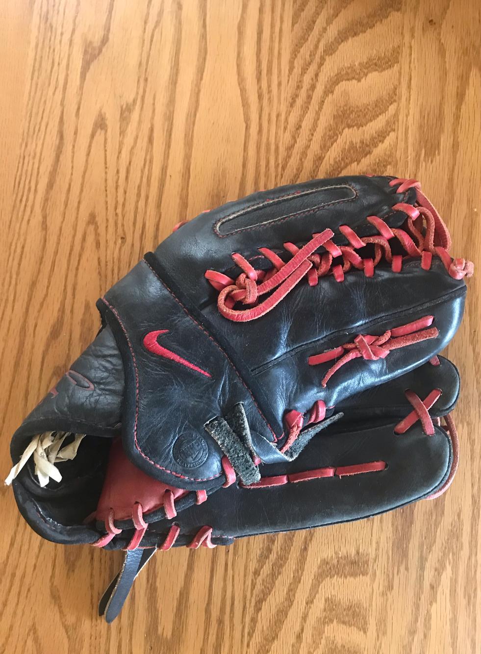 Nike Swingman Glove SidelineSwap