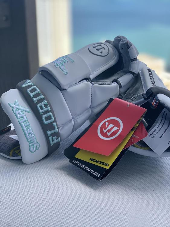 warrior nemesis pro goalie gloves