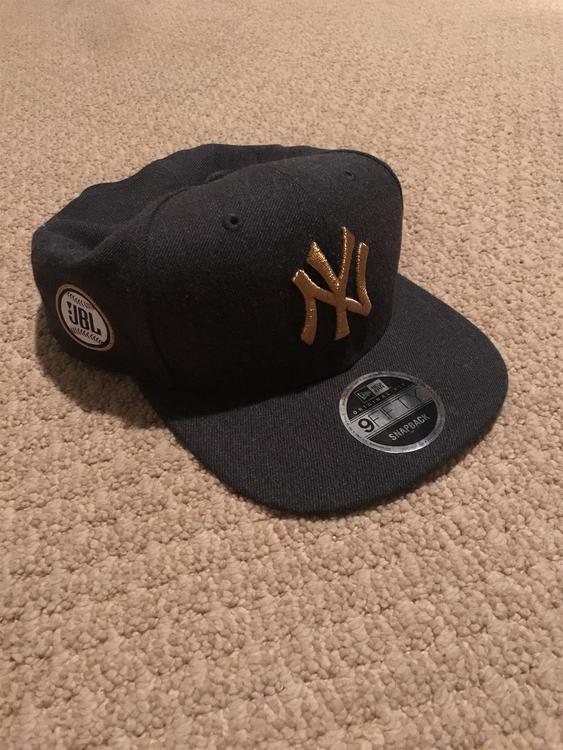 black and gold yankees jersey