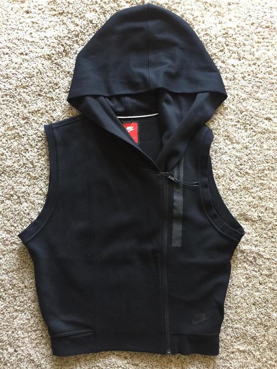nike women's vest