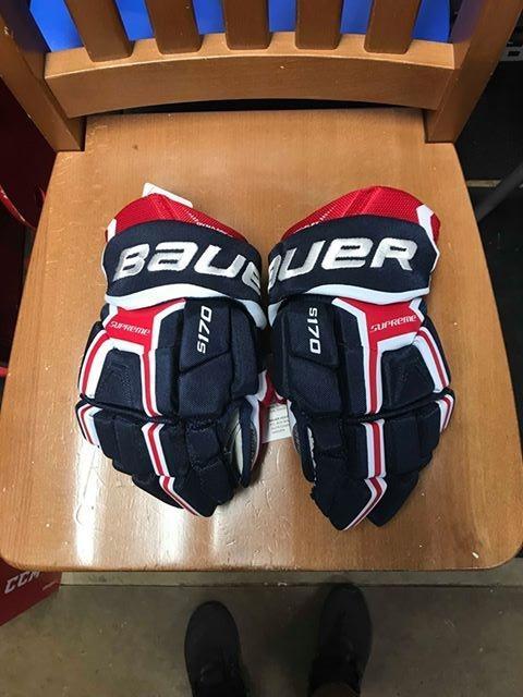 New Bauer Supreme S170 Gloves Junior 11 Sidelineswap New Bauer Supreme S170 Gloves Junior 11