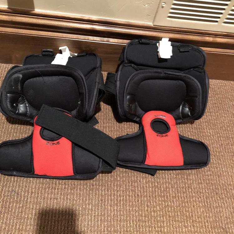 CCM New Knee Pads Hockey Goalie