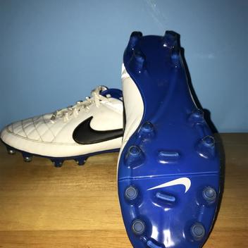 nike tiempo legend v reflective