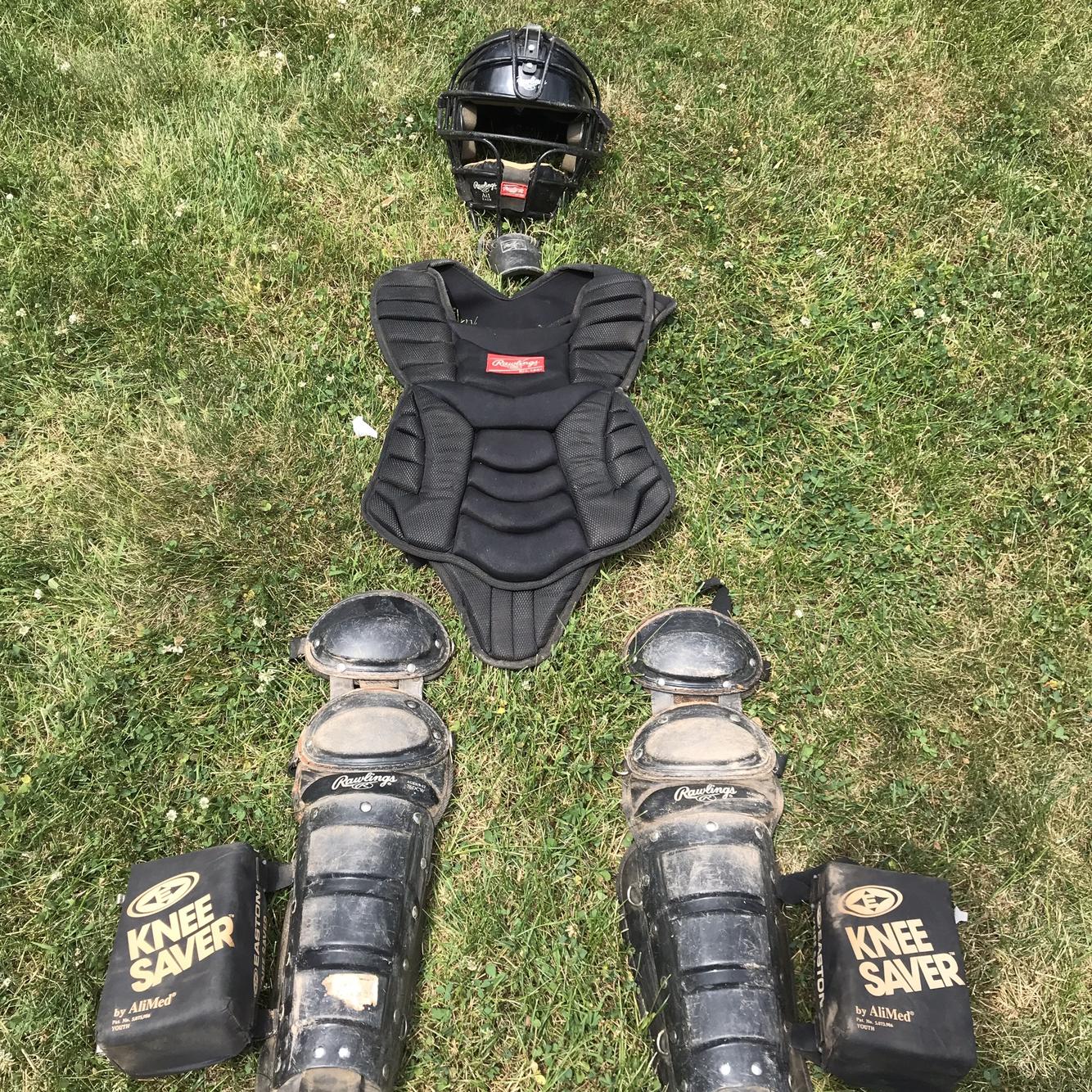 Rawlings Catcher's Equipment Full Set (Including Throat Guard And Knee
