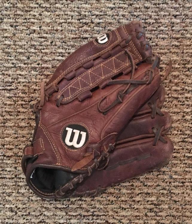 Wilson Glove Baseball Gloves & Mitts SidelineSwap