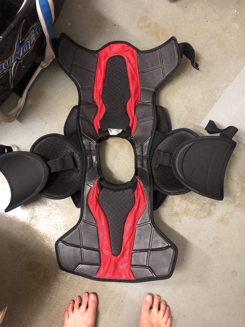 U+ Crazy Light Shoulder Pads Senior Pro Stock SidelineSwap